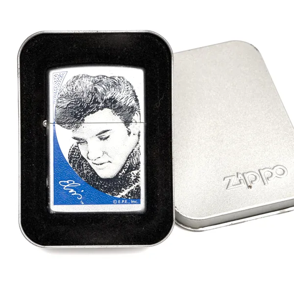 TÄNDARE ZIPPO. Elvis Presley. In Sweater. 2000.