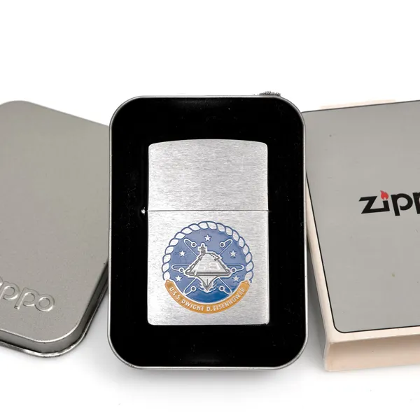 TÄNDARE ZIPPO. USS Dwight D. Eisenhower (CVN-69). 2000.