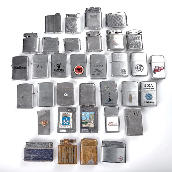 PARTI TÄNDARE. 34 stycken. Zippo, Thorens, Prince, Evans mfl.