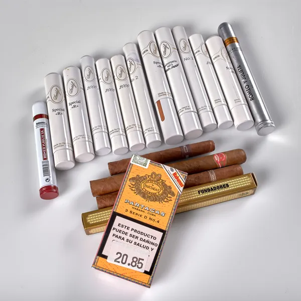 CIGARRER. 20 stycken. 18 stycken från Kuba och 2 stycken från Dominikanska republiken