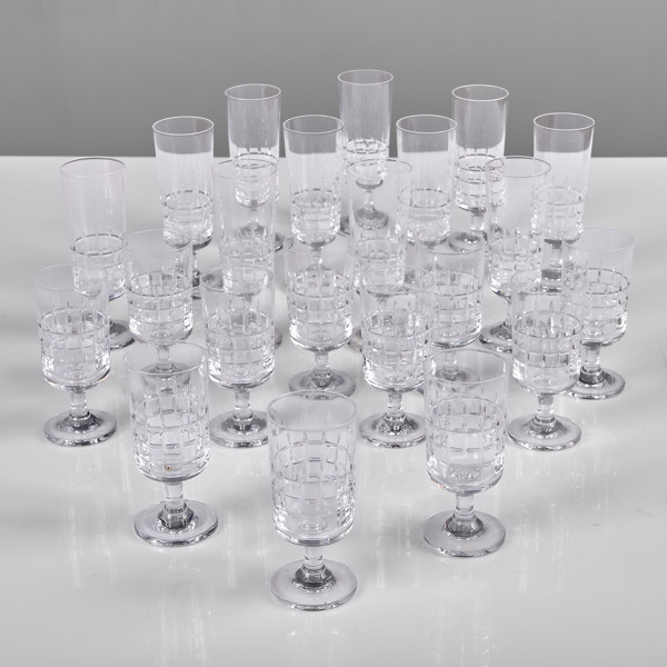 VICKE LINDSTRAND. Glas. City. Kosta. 11+11. 22 stycken.