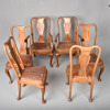 4 STOLAR + 2 KARMSTOLAR. Mahogny med lädersitsar. Bondrokoko. 1920-30-tal.